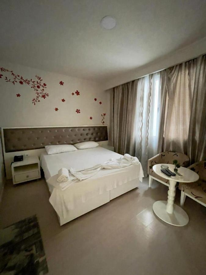 Select City Center Hotel 티라나 외부 사진